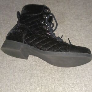 G BY GUESS Womens Lace Up Ankle Boots Black Quilted Velvet Velour US 8M